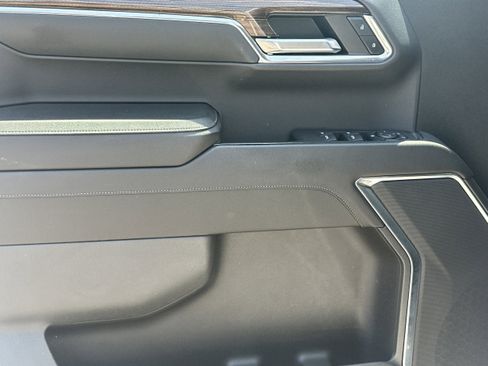 Used 2023 Chevrolet Silverado 1500 LT RWD image 10