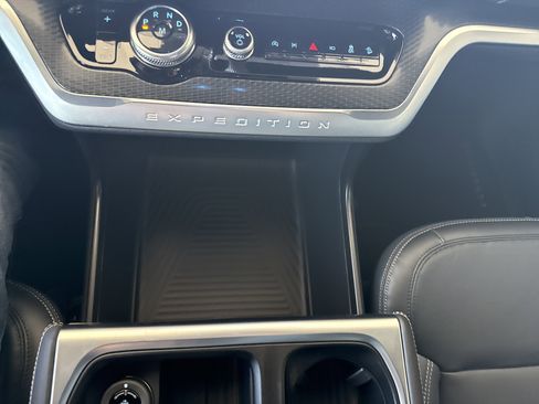 New 2026 Ford Expedition Max Platinum w/ Stealth Appearance Package image 28