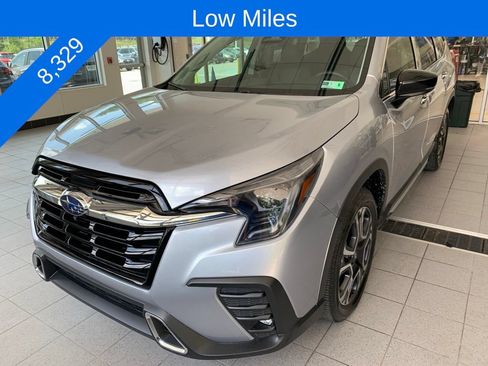 Used 2025 Subaru Ascent Touring AWD/4WD image 2