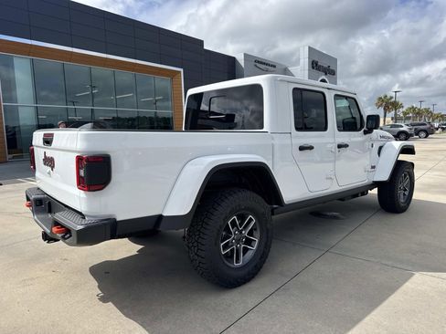 New 2026 Jeep Gladiator Mojave image 7