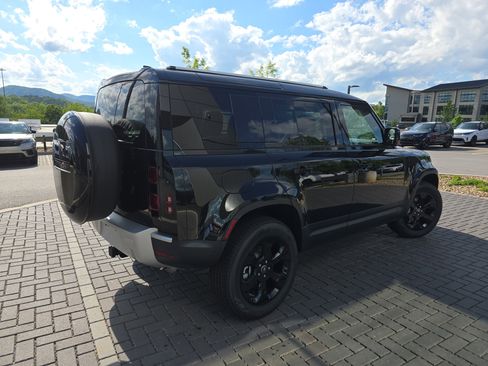 Used 2025 Land Rover Defender 110 S AWD/4WD image 5