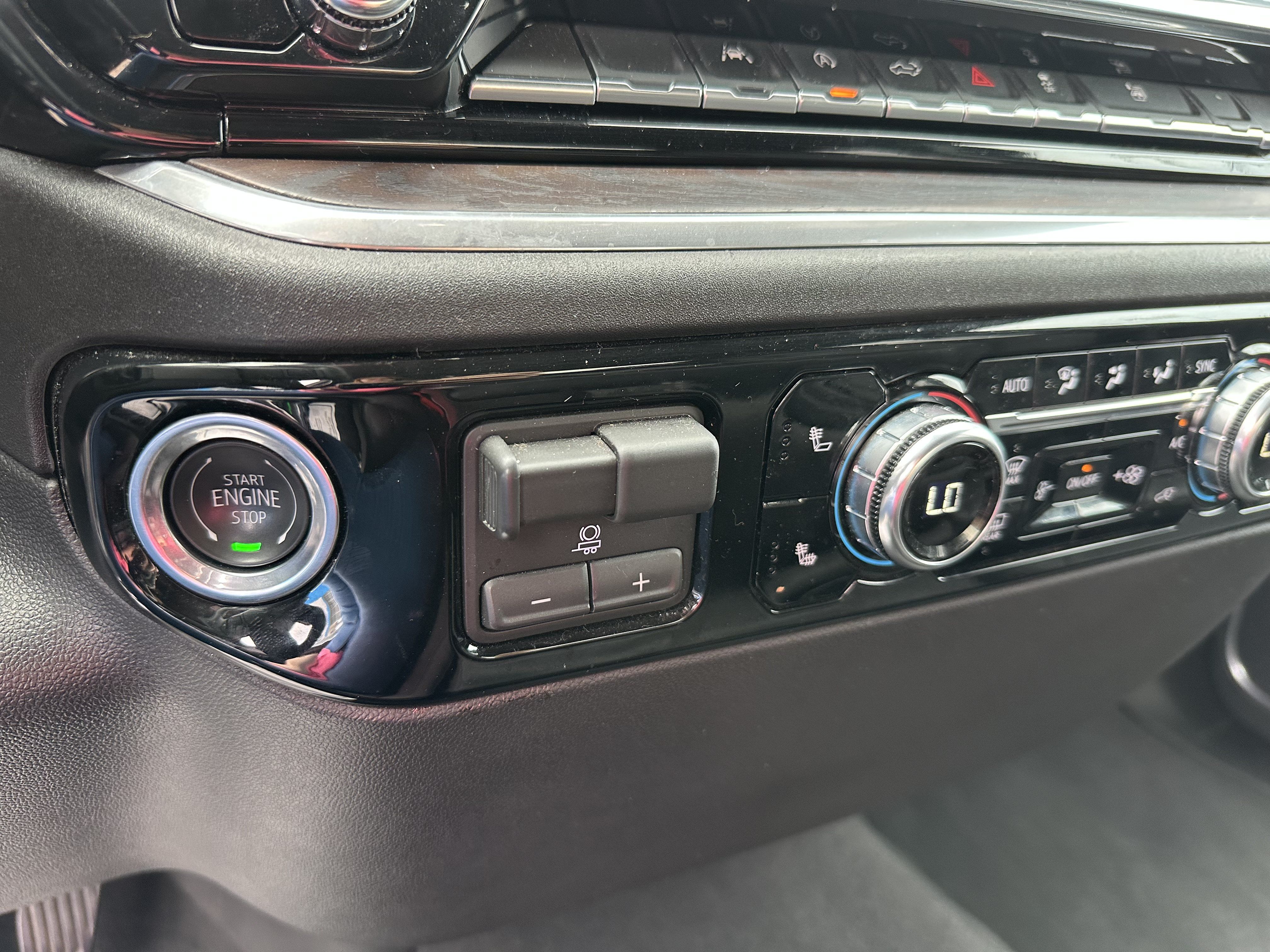 Certified 2026 GMC Sierra 1500 SLT AWD/4WD image 24