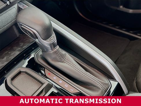 Certified 2024 Chevrolet Colorado LT image 11