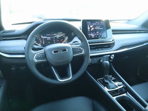 New 2026 Jeep Compass Latitude image 2