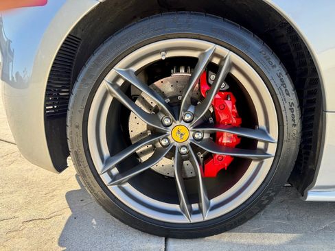 Used 2019 Ferrari 488 Spider image 16