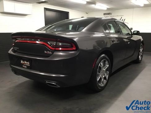 Used 2015 Dodge Charger SE w/ Power Sunroof Group AWD/4WD image 10
