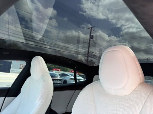 Used 2022 Tesla Model S AWD/4WD image 19
