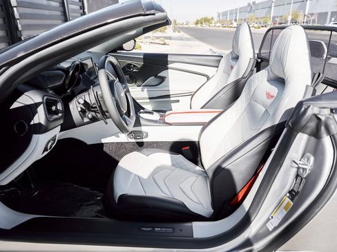 Used 2023 Aston Martin DBS Volante image 37