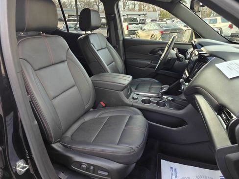 Used 2023 Chevrolet Traverse RS image 24