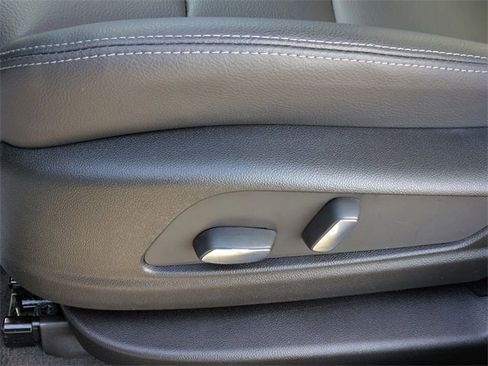 New 2025 Cadillac XT5 Luxury image 25