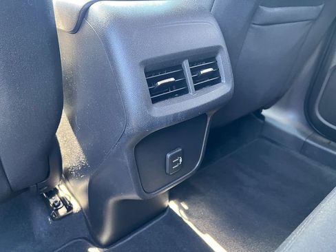 Used 2020 Chevrolet Equinox LT FWD image 27
