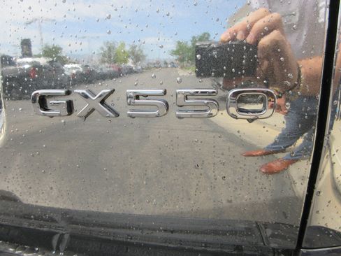 Used 2026 Lexus GX 550 w/ Accessory Package (2T) AWD/4WD image 8
