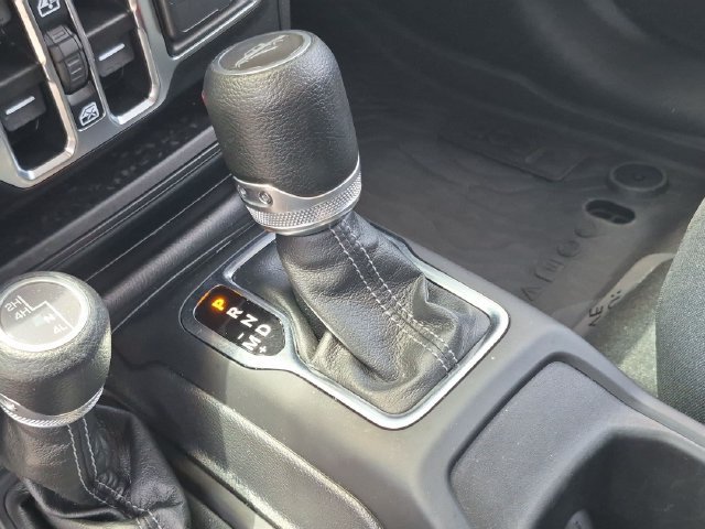 Used 2024 Jeep Gladiator Sport AWD/4WD image 14