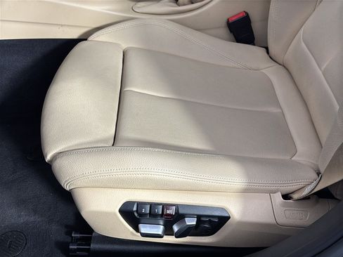 Used 2018 BMW 330i Sedan RWD image 16