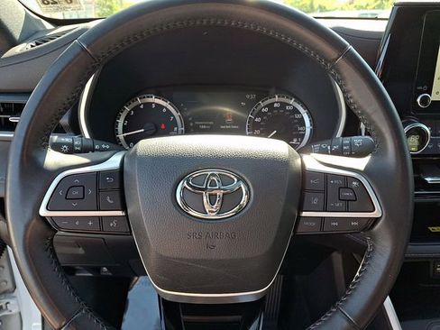 Used 2023 Toyota Highlander XSE AWD/4WD image 22