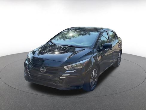 Used 2025 Nissan Versa SV image 7