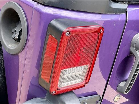 Used 2018 Jeep Wrangler Sport AWD/4WD image 27