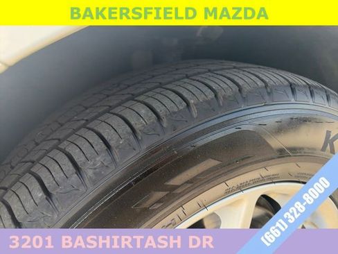 Used 2023 Chrysler Voyager LX image 22