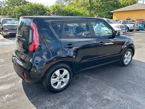 Used 2017 Kia Soul FWD image 4