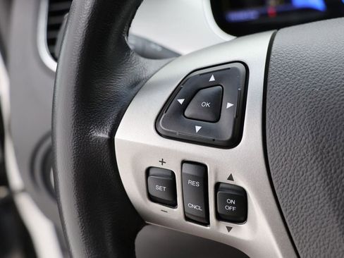 Used 2013 Ford Taurus SEL image 19