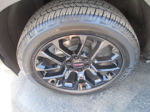 Used 2023 GMC Yukon Denali AWD/4WD image 14