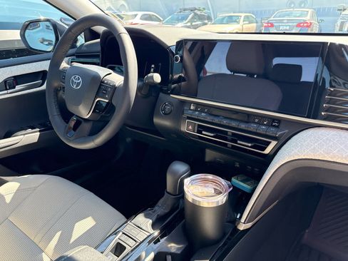 Used 2026 Toyota Camry XLE AWD/4WD image 13