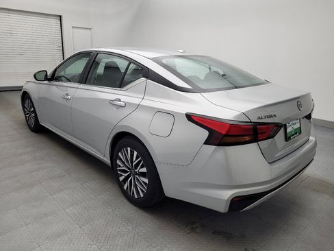 Used 2024 Nissan Altima 2.5 SV image 3