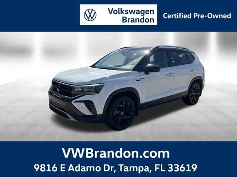 Certified 2023 Volkswagen Taos SE FWD image 1
