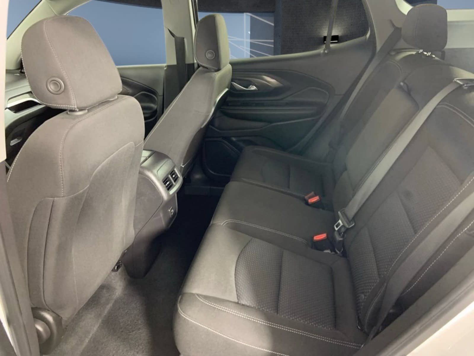 Used 2024 GMC Terrain SLE FWD image 19