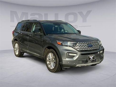 Used 2022 Ford Explorer Limited w/ Equipment Group 301A image 2
