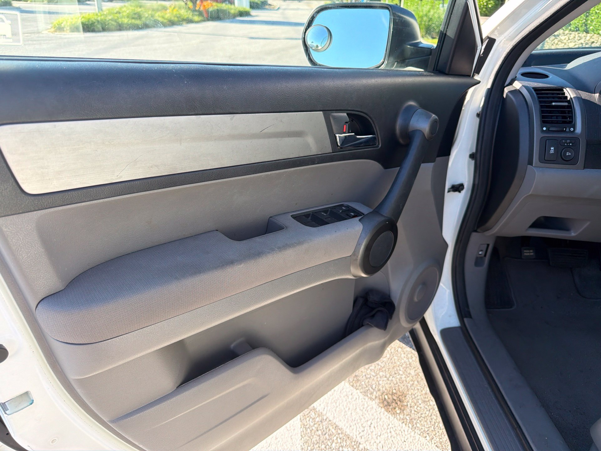 Used 2011 Honda CR-V SE image 25