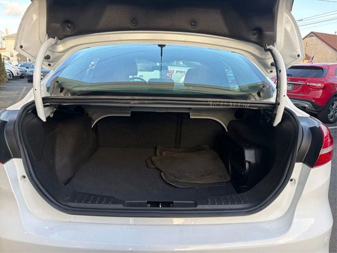 Used 2018 Ford Focus SEL image 12