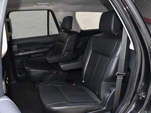 Used 2024 Ford Expedition XLT image 25