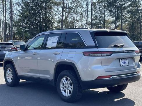 Used 2024 Jeep Grand Cherokee Laredo image 25