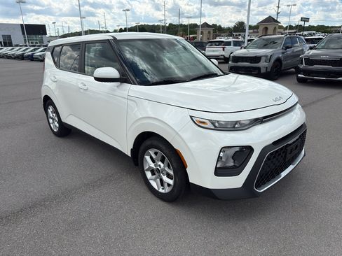 Used 2022 Kia Soul LX w/ Technology Package FWD image 10