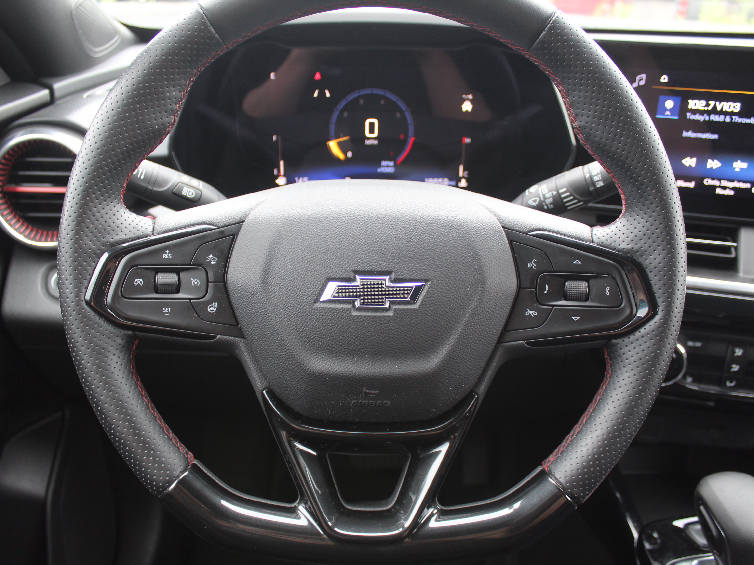 Used 2025 Chevrolet Trax RS w/ Driver Confidence Package FWD image 16