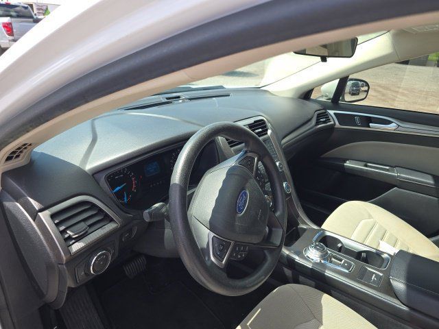 Used 2018 Ford Fusion S FWD image 9