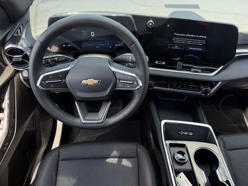 New 2026 Chevrolet Equinox LT FWD image 11