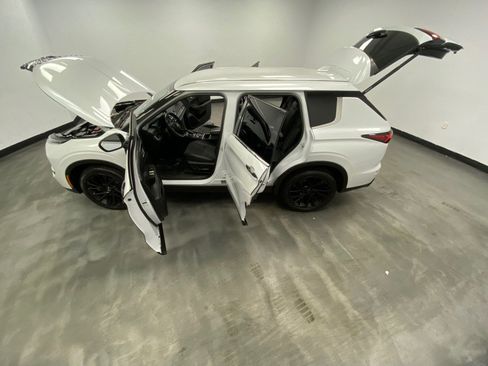 Used 2023 Mitsubishi Outlander SE Black Edition AWD/4WD image 46