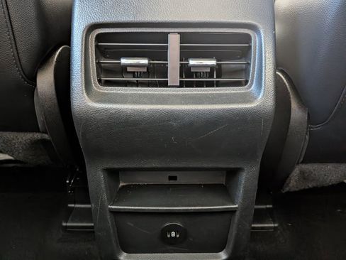 Used 2023 Ford Edge SEL image 19