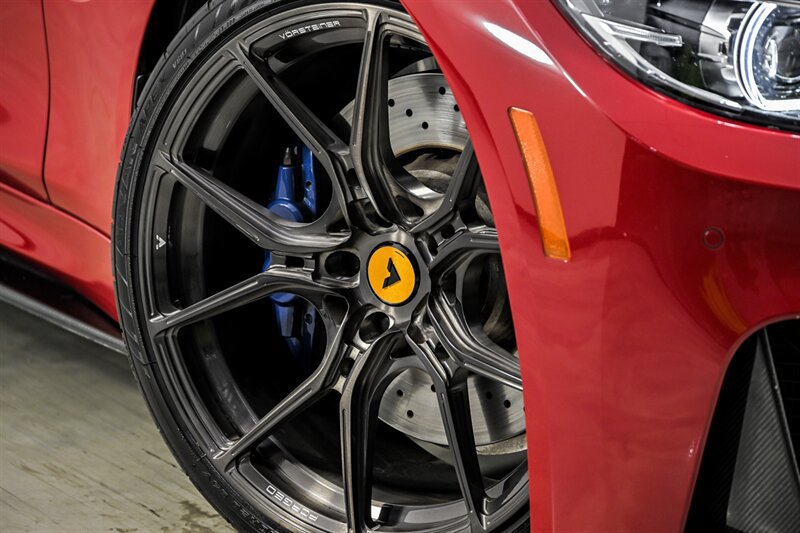 Used 2020 BMW M4 Coupe w/ Competition Package RWD image 3