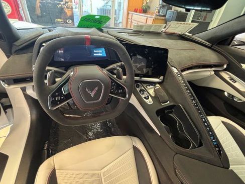 Used 2023 Chevrolet Corvette Stingray Premium Cpe w/ Z51 Performance Package RWD image 10