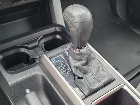 Used 2022 Toyota Tacoma SR5 w/ Technology Package RWD image 32