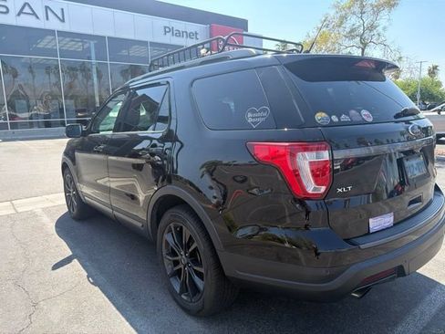 Used 2018 Ford Explorer XLT w/ Equipment Group 202A FWD image 8