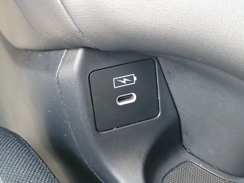 Used 2025 Honda HR-V LX image 29