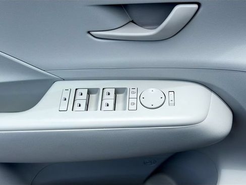 Certified 2025 Hyundai Kona SEL FWD image 18