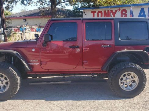 Used 2012 Jeep Wrangler Unlimited Sport image 6