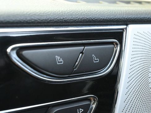 Used 2023 Lincoln Navigator Reserve AWD/4WD image 15