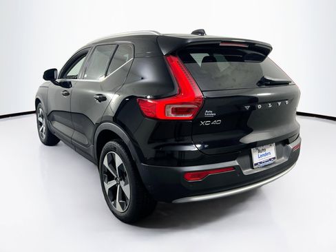 Used 2023 Volvo XC40 B4 Plus w/ Driver Assist Package image 7
