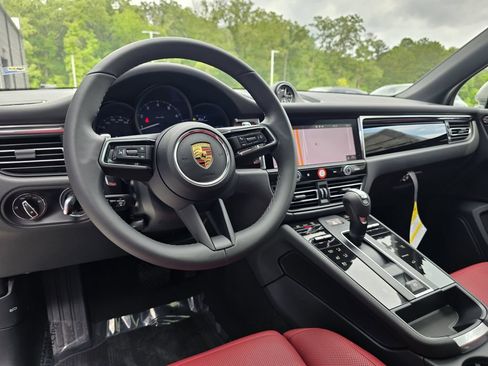 New 2026 Porsche Macan AWD/4WD image 4